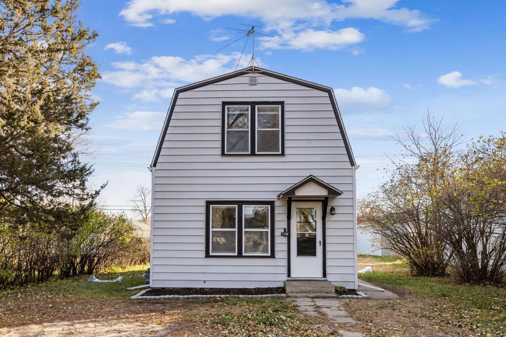 5106 Queen Avenue N, Minneapolis