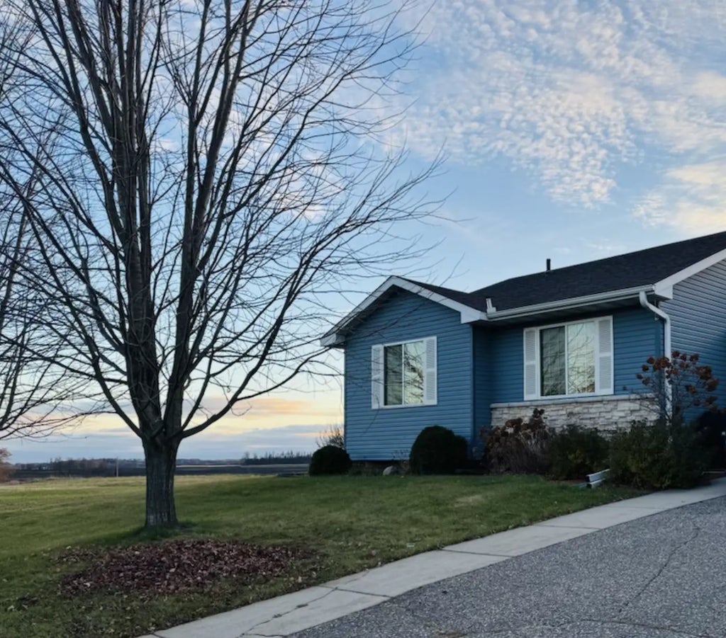 121 Shire Road N, Watkins