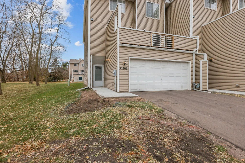 10902 Johnson Street Ne, Blaine