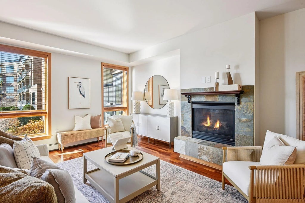 4201 Sunset Drive N220, Spring Park