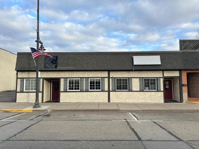 128 Union Street S, Mora