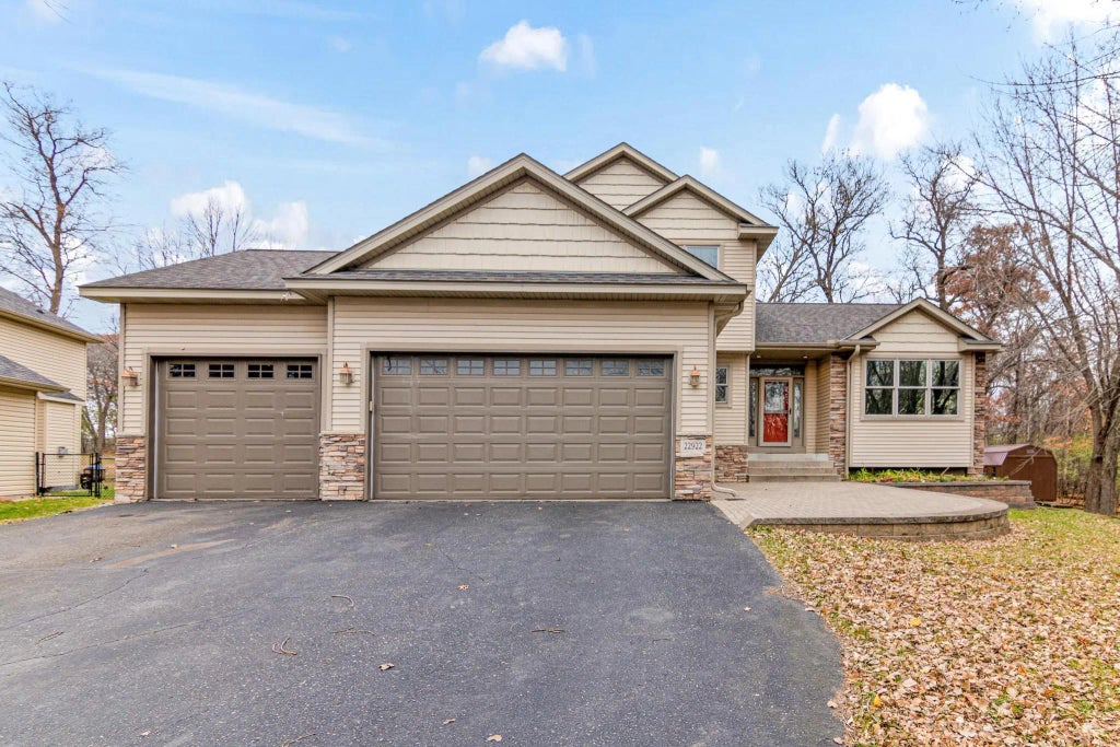 22922 Silverod Street Nw, St Francis