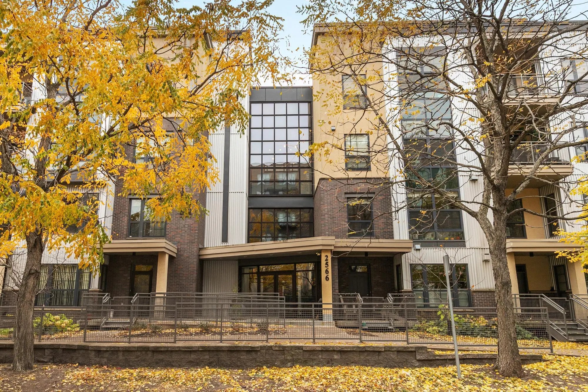 Photo of Listing #6816151