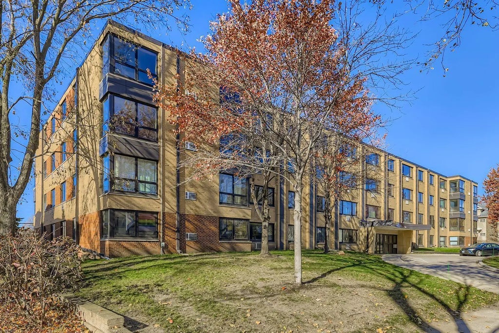 2500 Blaisdell Avenue 114, Minneapolis