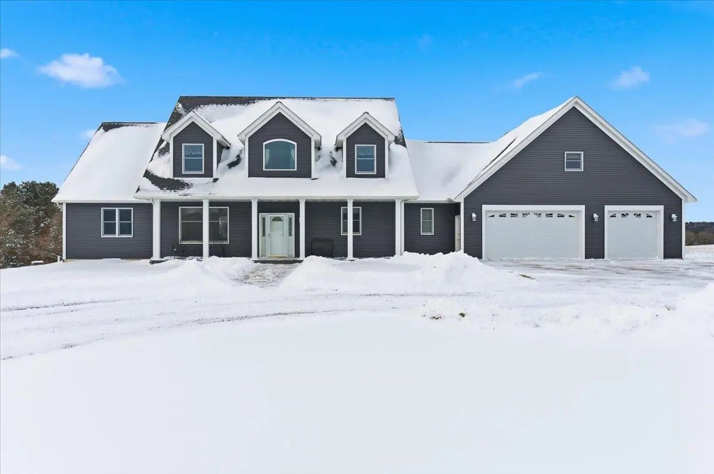 417 Rice Lake Road, Somerset
