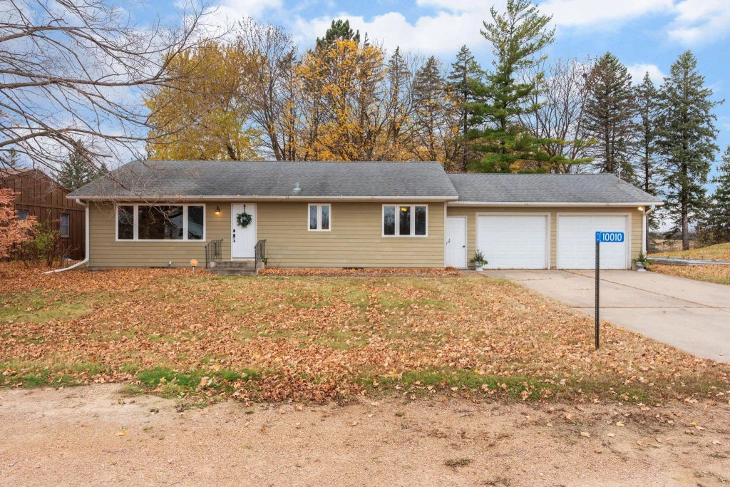 10010 State Highway 284, Waconia Twp