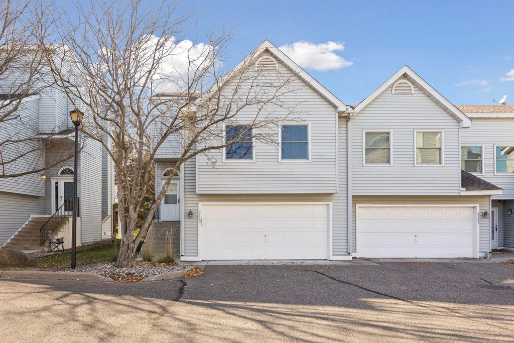 4143 Meadowlark Point, Eagan