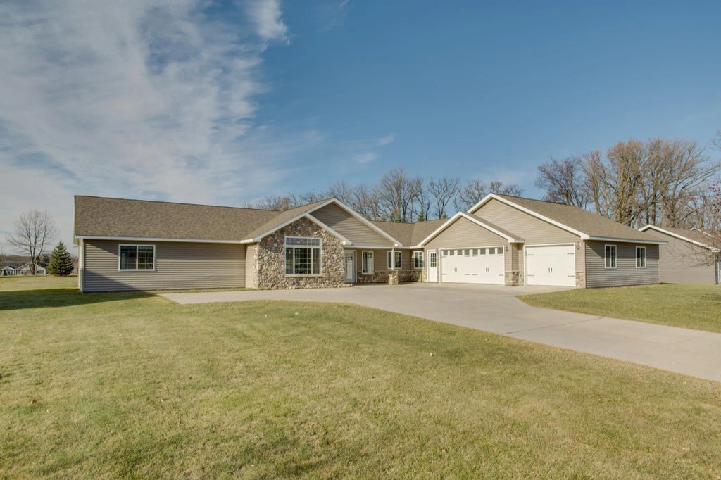 2262 Edgewood Drive, Detroit Lakes