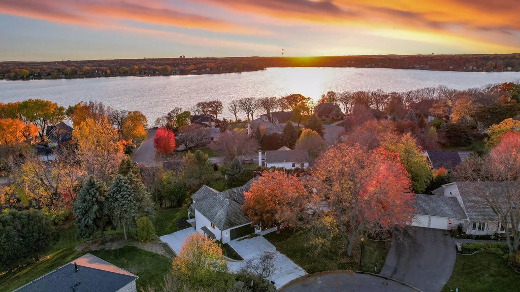 10215 27th Avenue N, Plymouth