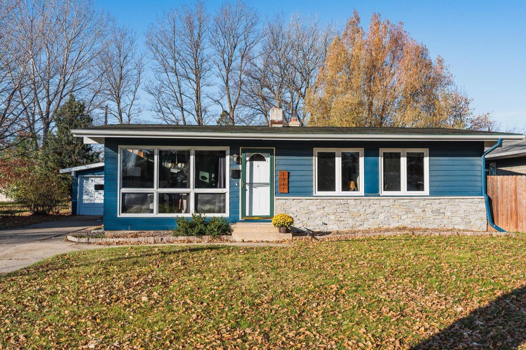 1917 16 1/2 Street S, Fargo