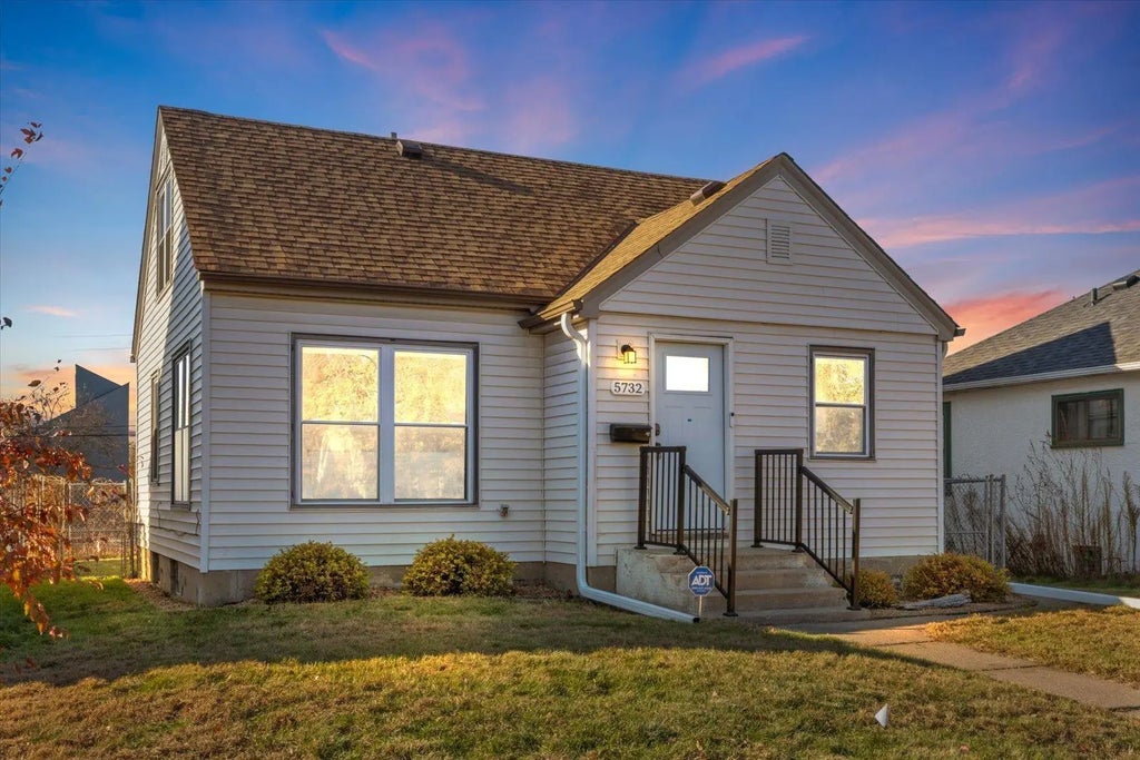 5732 Longfellow Avenue, Minneapolis