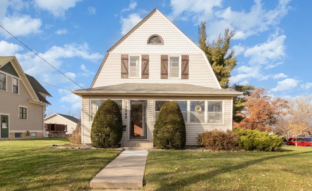 1004 College Avenue, Red Wing