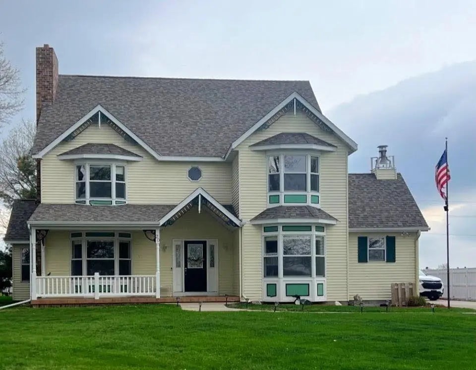 20 Lake Avenue, Madison Lake