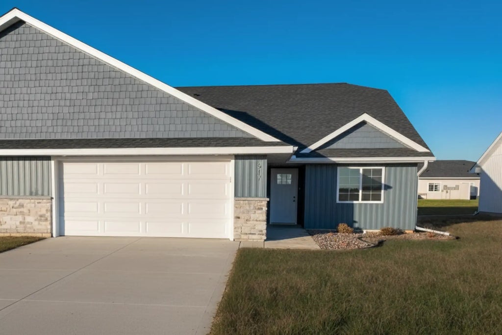 617 Field Point Street, Roberts