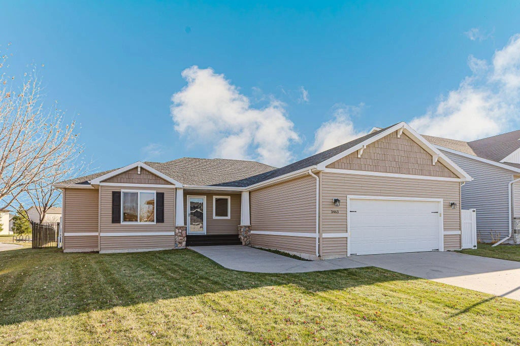 3463 Loberg Drive, West Fargo