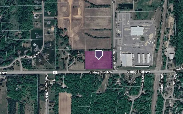 19342 Tamarack Street Nw, Cedar