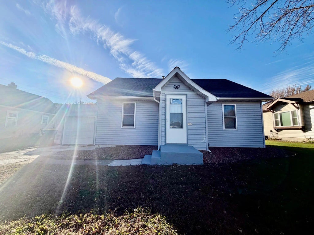 714 S Elm Street, Lamberton