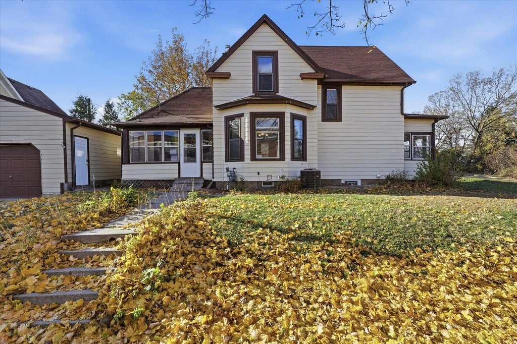 4 Elizabeth Street W, Saint Paul