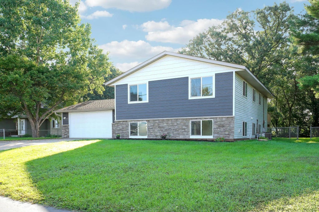 14545 Round Lake Boulevard Nw, Andover