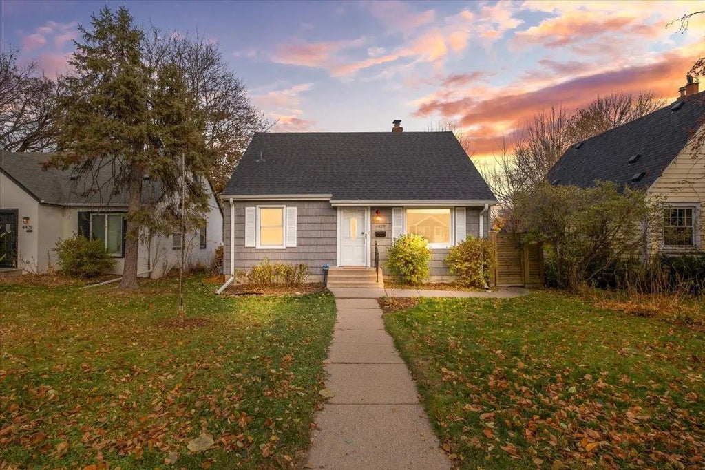 4429 5th Avenue S, Minneapolis