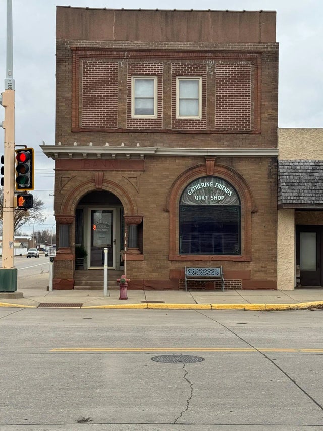 101 Main Street S, Bird Island