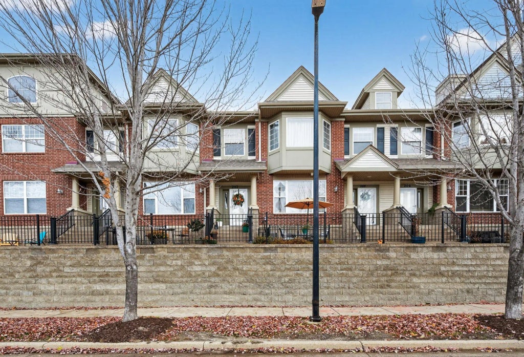 11343 Stratton Avenue 202, Eden Prairie