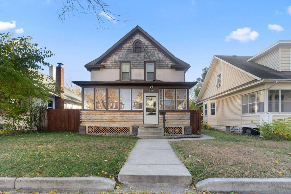 930 Central Avenue W, Saint Paul