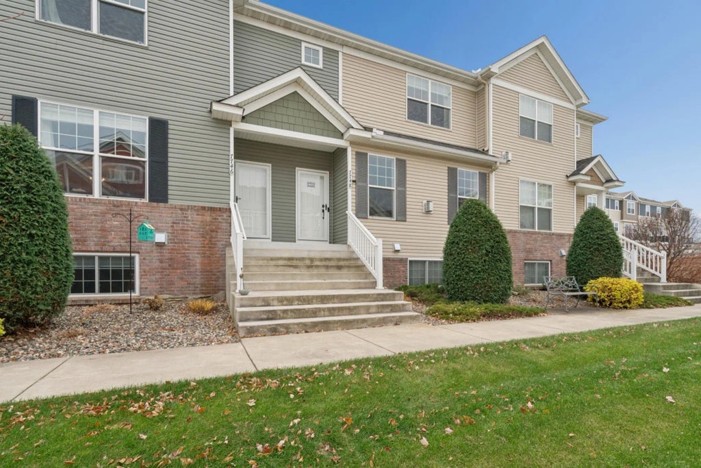 7748 Madelyn Creek Drive, Victoria