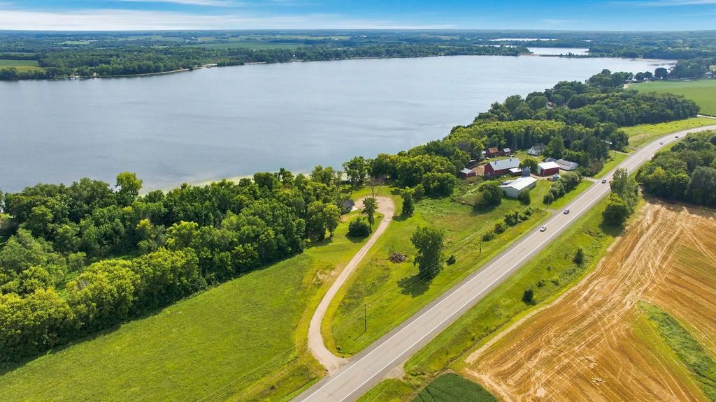 3571 County Road 37 Nw, Maple Lake