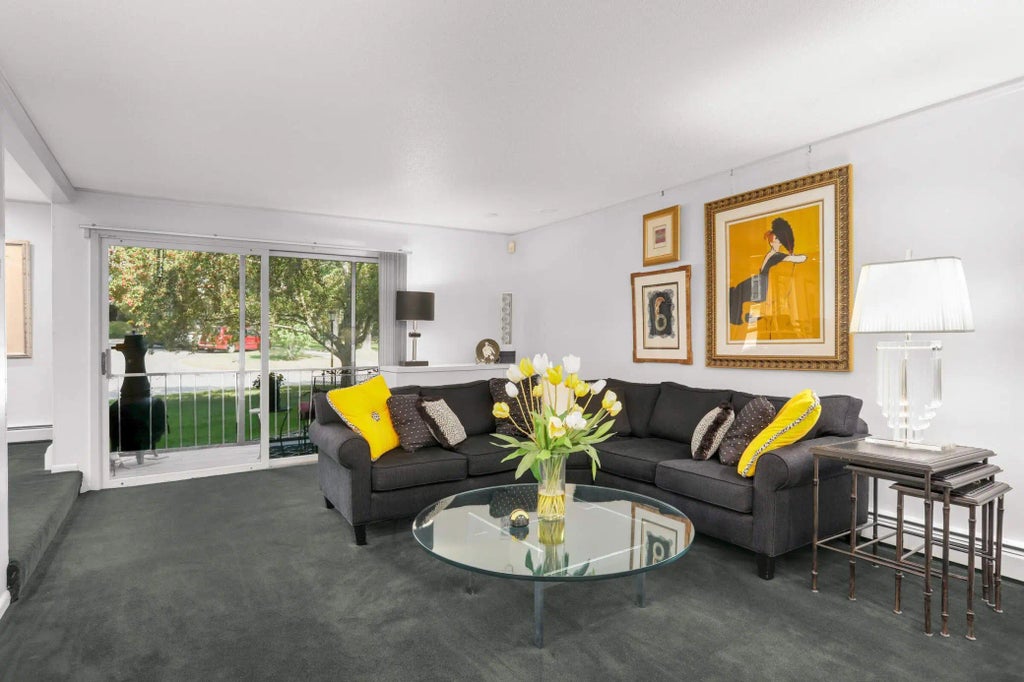 6105 Lincoln Drive 136, Edina