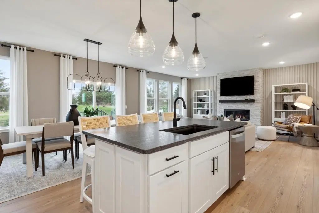 4602 Island Park Bay, Woodbury