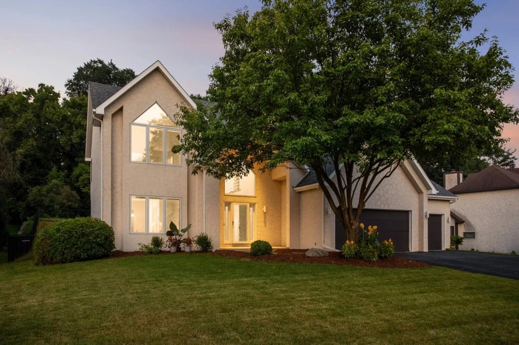 4720 Goldenrod Lane N, Plymouth