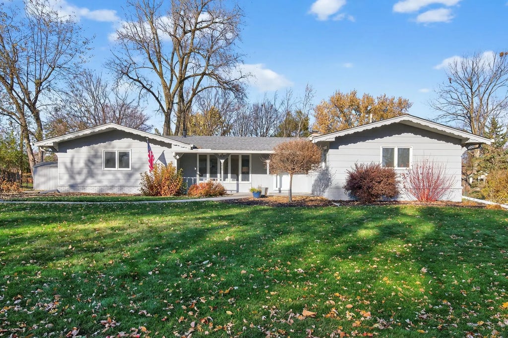 6020 Wynnwood Road, Golden Valley