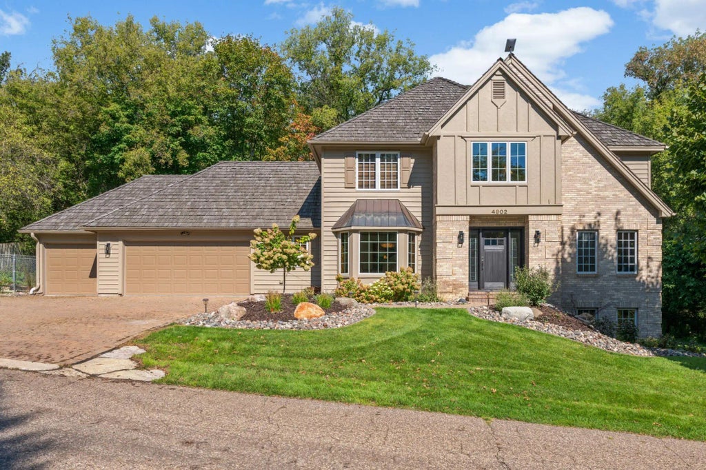 4902 Beacon Hill Road, Minnetonka