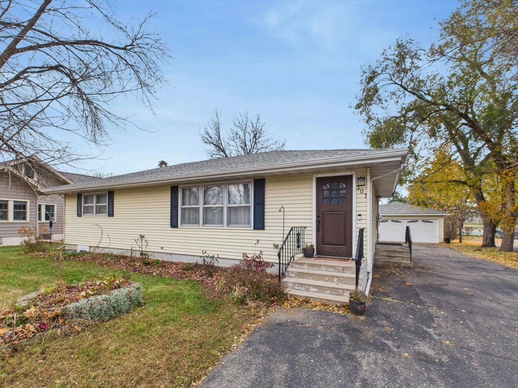 307 E Minnesota Street, Saint Joseph