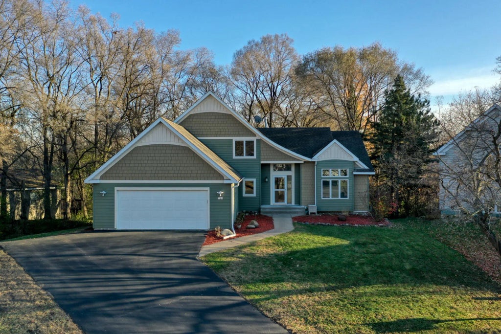 728 Laurie Court, Maplewood