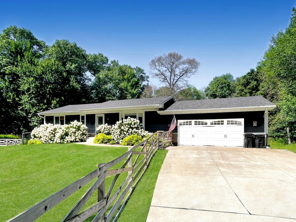 24132 Thames Street Ne, Linwood Twp