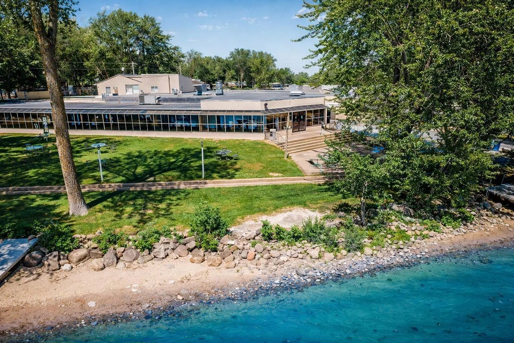 10762 Lakeview Shore Drive, Pine City