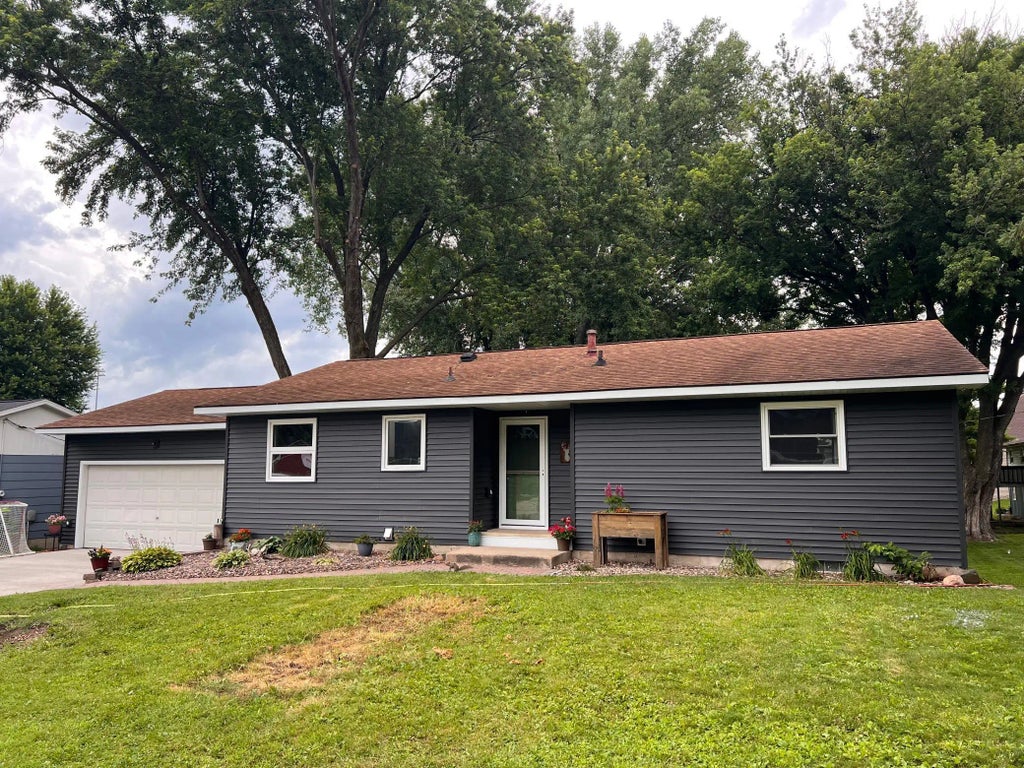 407 3rd Avenue Se, Pine Island