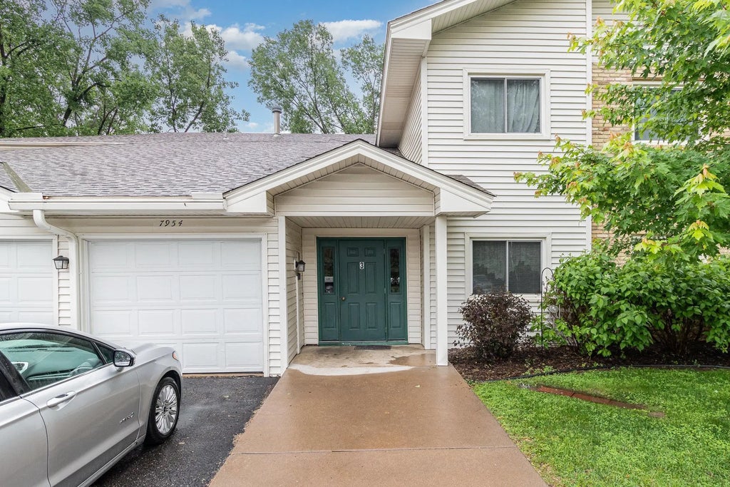7944 Charles Way, Inver Grove Heights