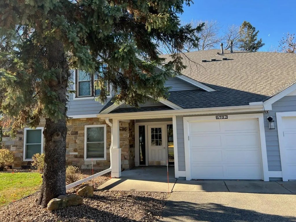 6982 Langford Court, Edina