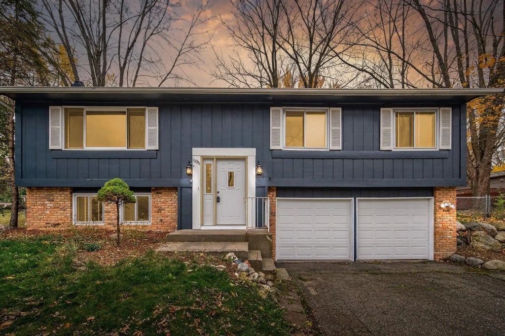 16941 Gannon Way W, Lakeville