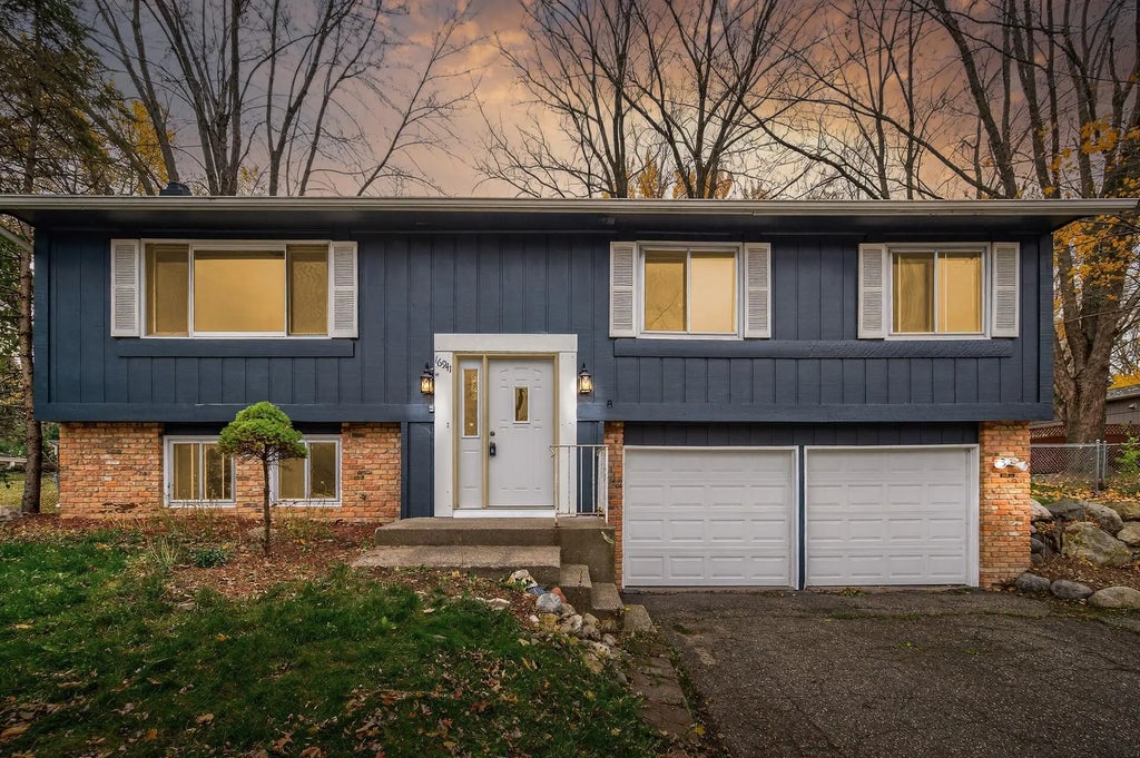 16941 Gannon Way W, Lakeville