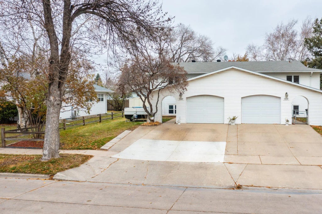 2240 Springbrook Court, Grand Forks