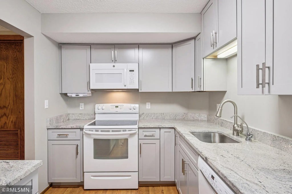 3150 Glen Oaks Avenue 310a, White Bear Lake