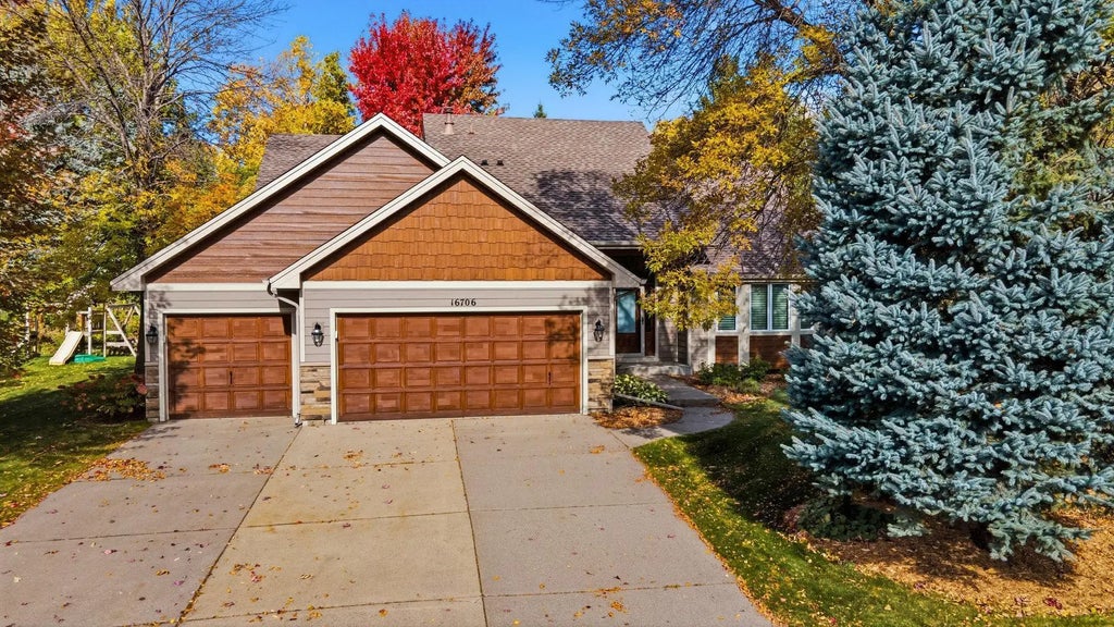 16706 Innsbrook Drive, Lakeville
