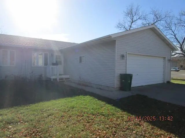 323 3rd Avenue S, Wahpeton