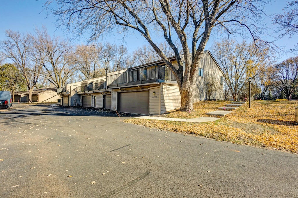 1366 Arden View Drive, Arden Hills