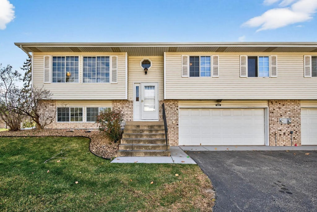 4410 Clover Lane, Eagan