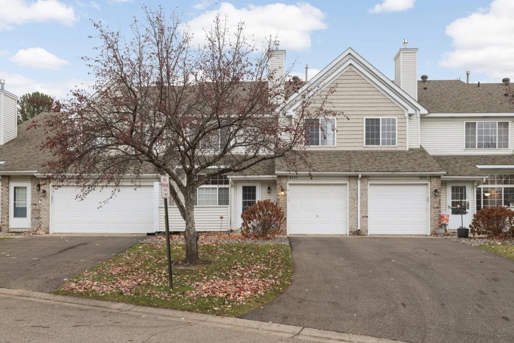 8755 Benson Way, Inver Grove Heights